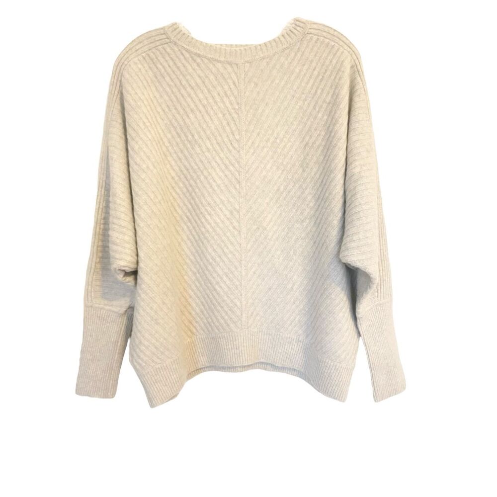 Club Monaco 100% Fine Quality Cashmere Light Gray Sweater Sz M